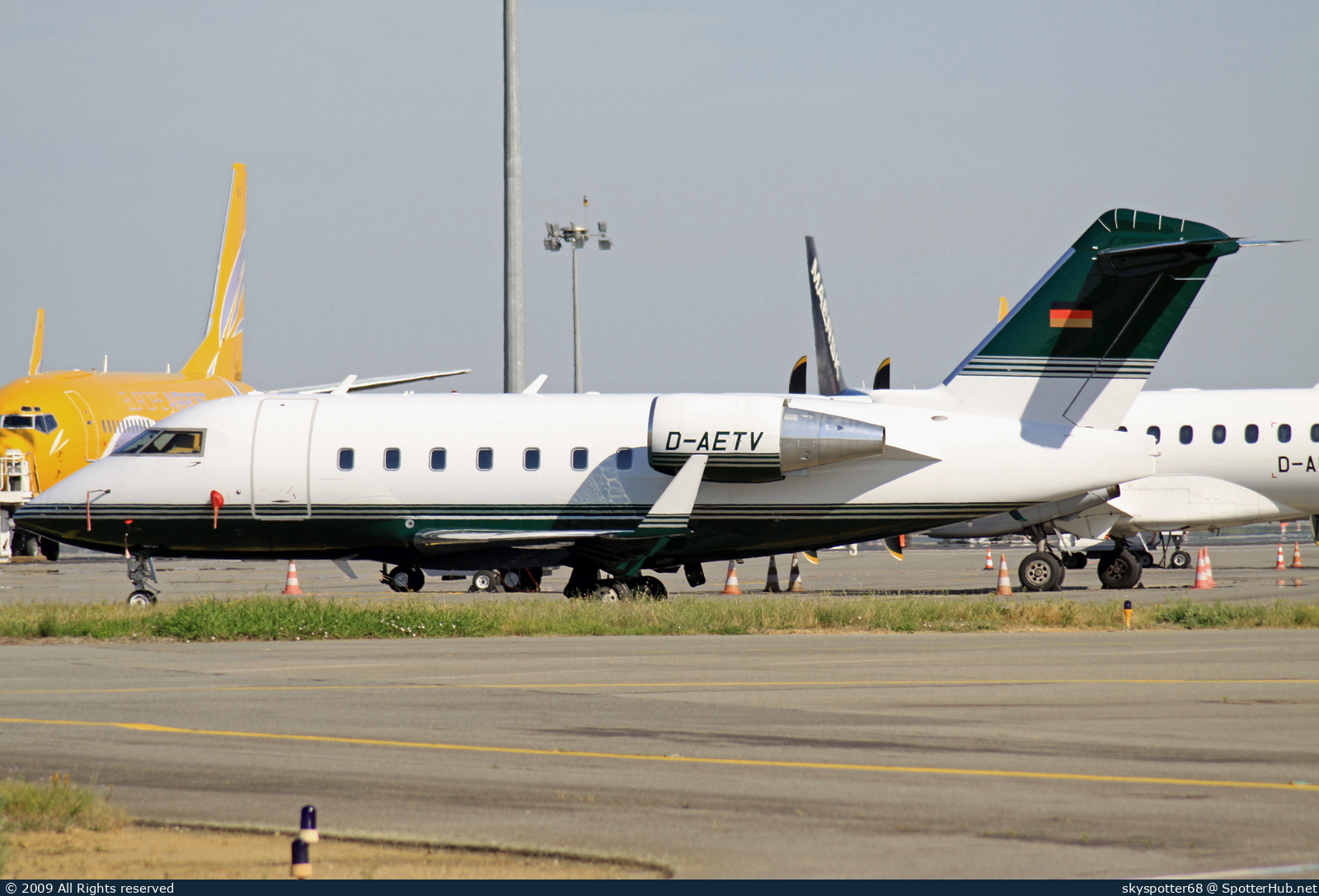 Photo of D-AETV - Bombardier Challenger 604 operated by Air Independence