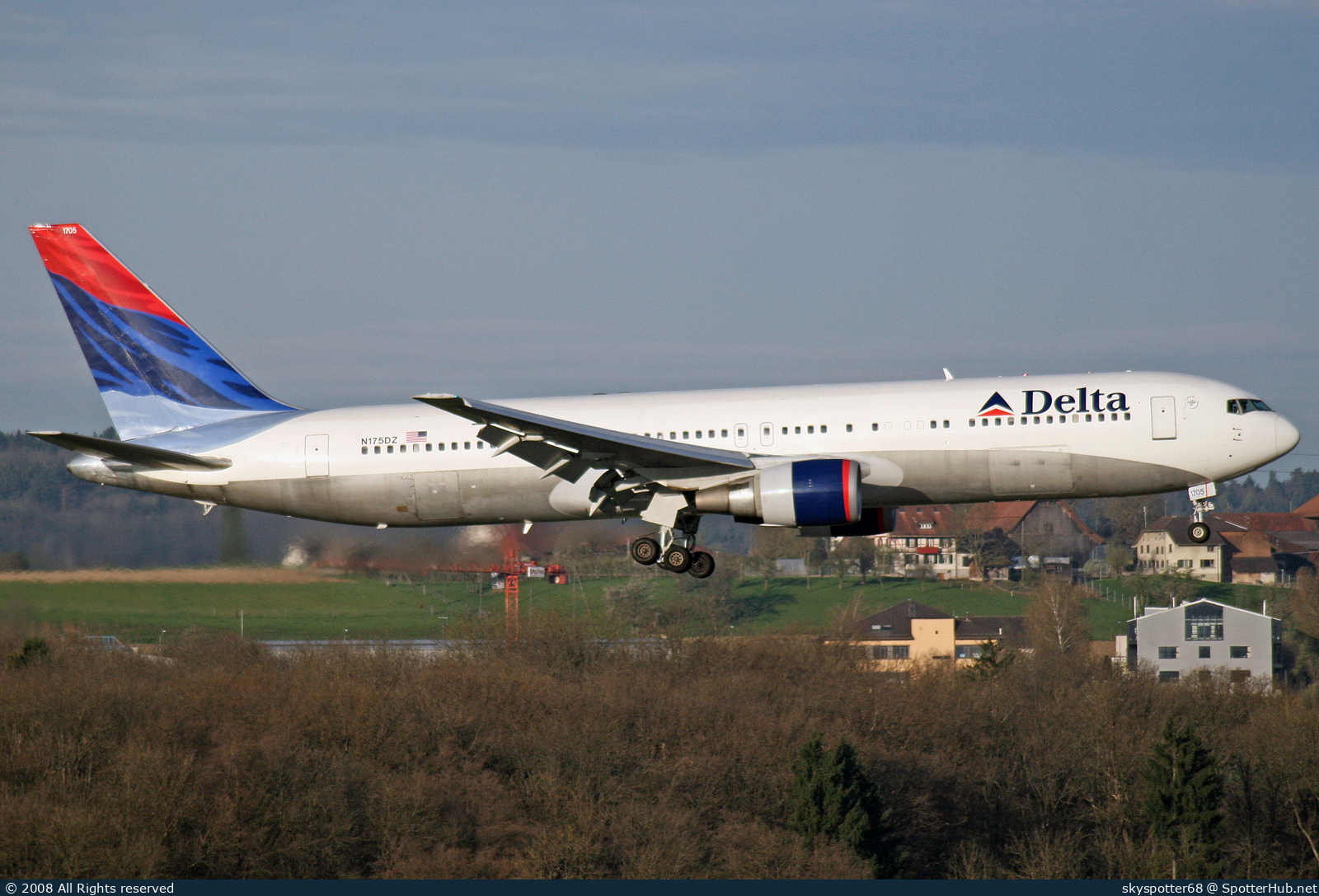 Photo of N175DZ - Boeing 767-332(ER) operated by Delta Air Lines