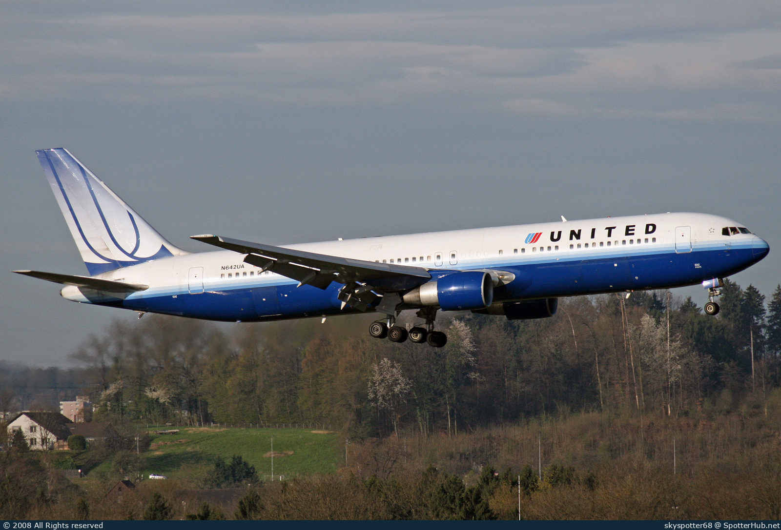 Photo of N642UA - Boeing 767-322(ER) operated by United Airlines