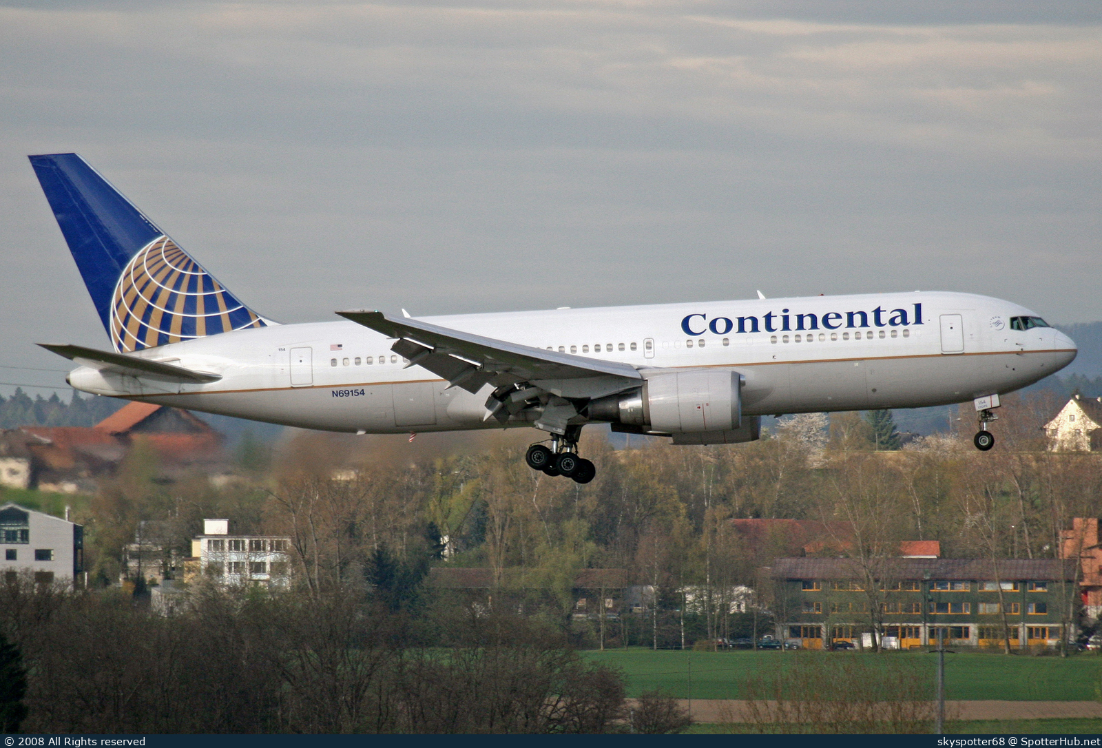 Photo of N69154 - Boeing 767-224(ER) operated by Continental Airlines