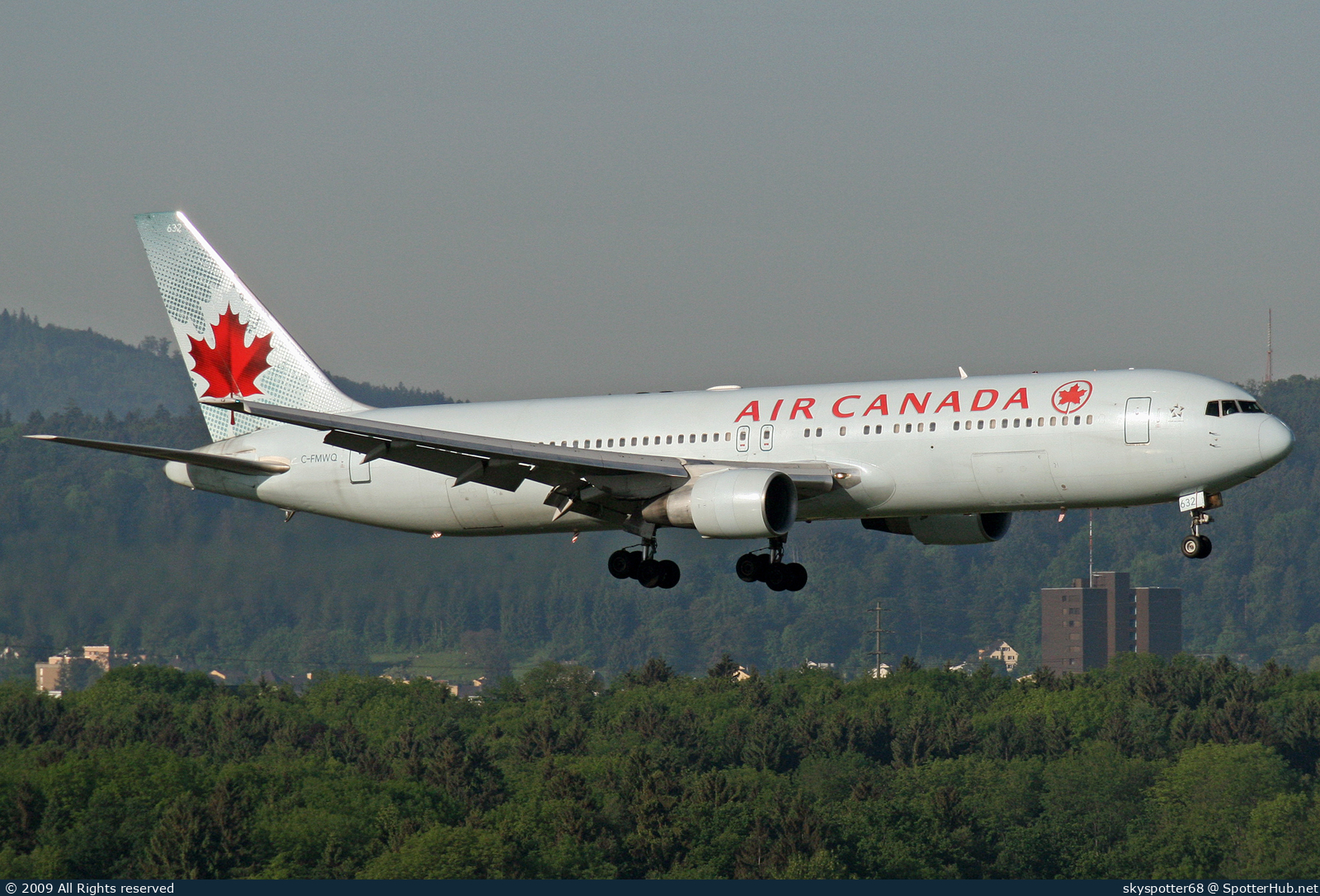 Photo of C-FMWQ - Boeing 767-333(ER) operated by Air Canada