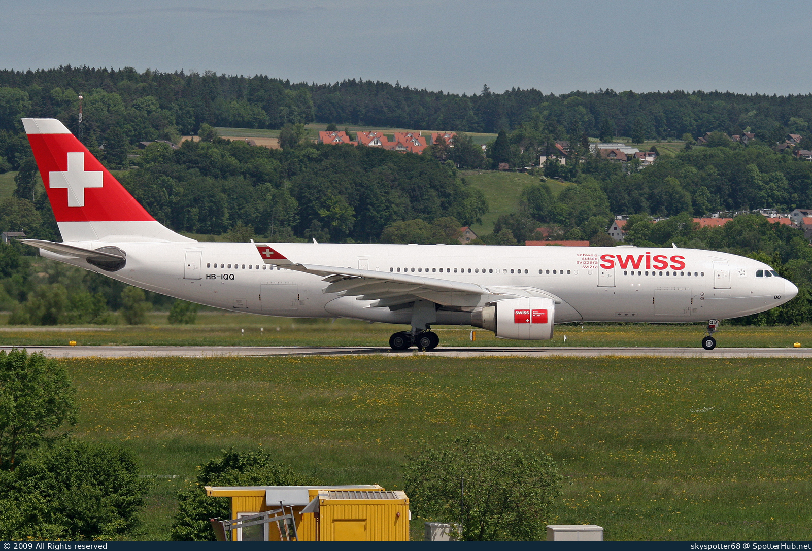 Photo of HB-IQQ - Airbus A330-223 operated by Swiss International Air Lines