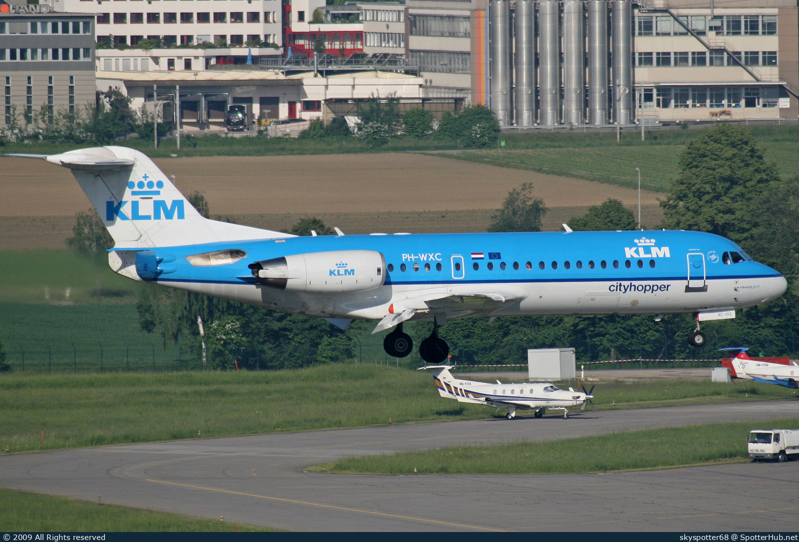 Photo of PH-WXC - Fokker 70 operated by KLM Cityhopper