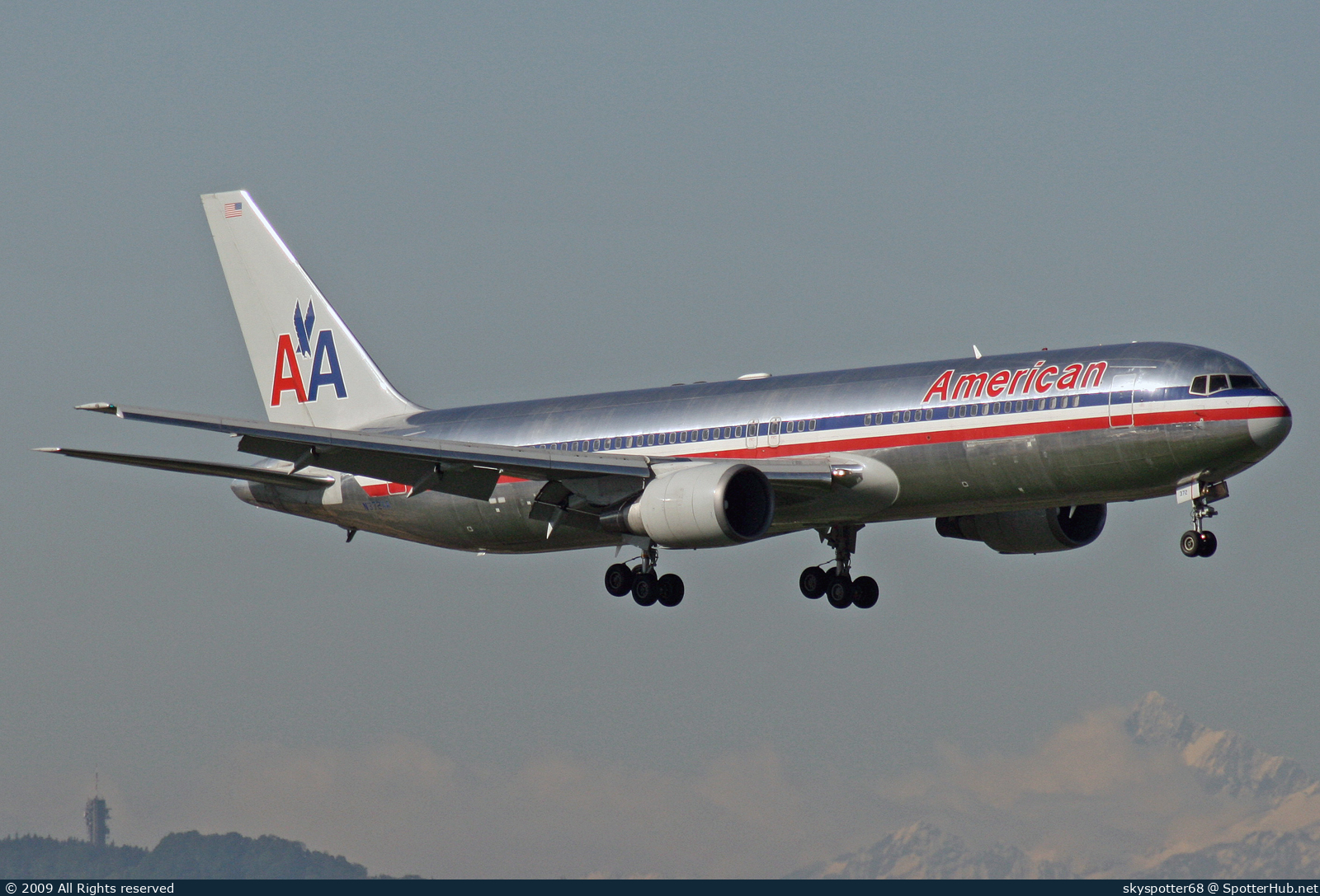 Photo of N372AA - Boeing 767-323(ER) operated by American Airlines