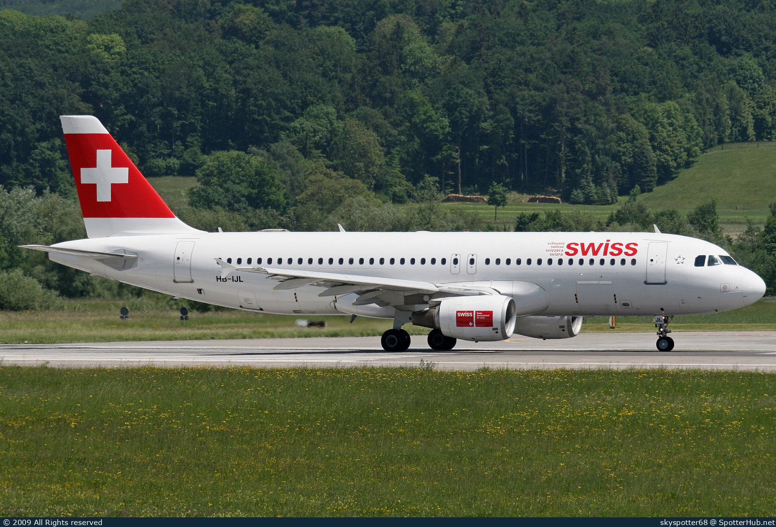 Photo of HB-IJL - Airbus A320-214 operated by Swiss International Air Lines