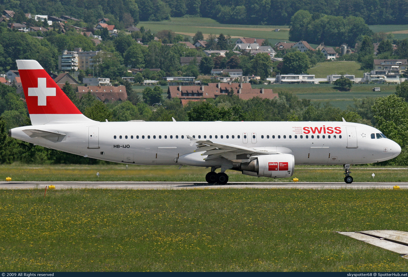 Photo of HB-IJO - Airbus A320-214 operated by Swiss International Air Lines