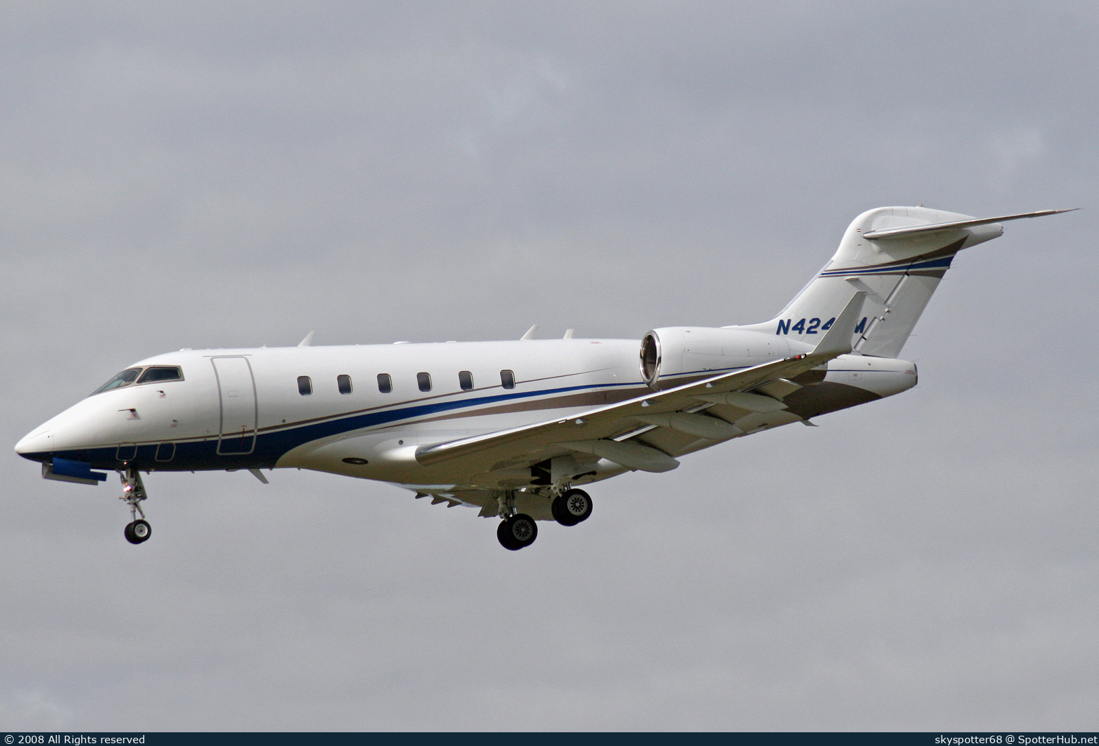 Photo of N424TM - Bombardier Challenger 300 operated by Private