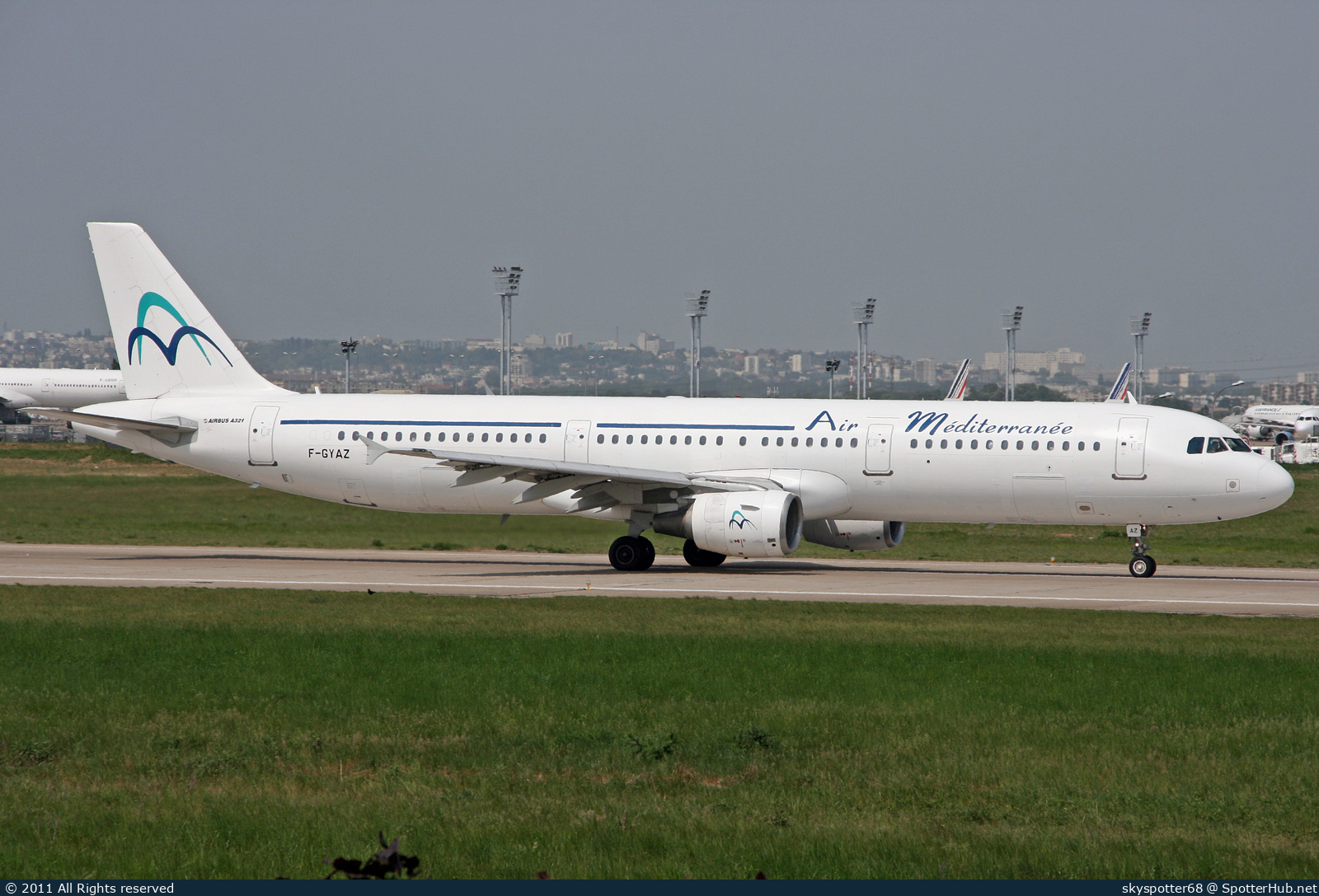 Photo of F-GYAZ - Airbus A321-111 operated by Air Méditerranée