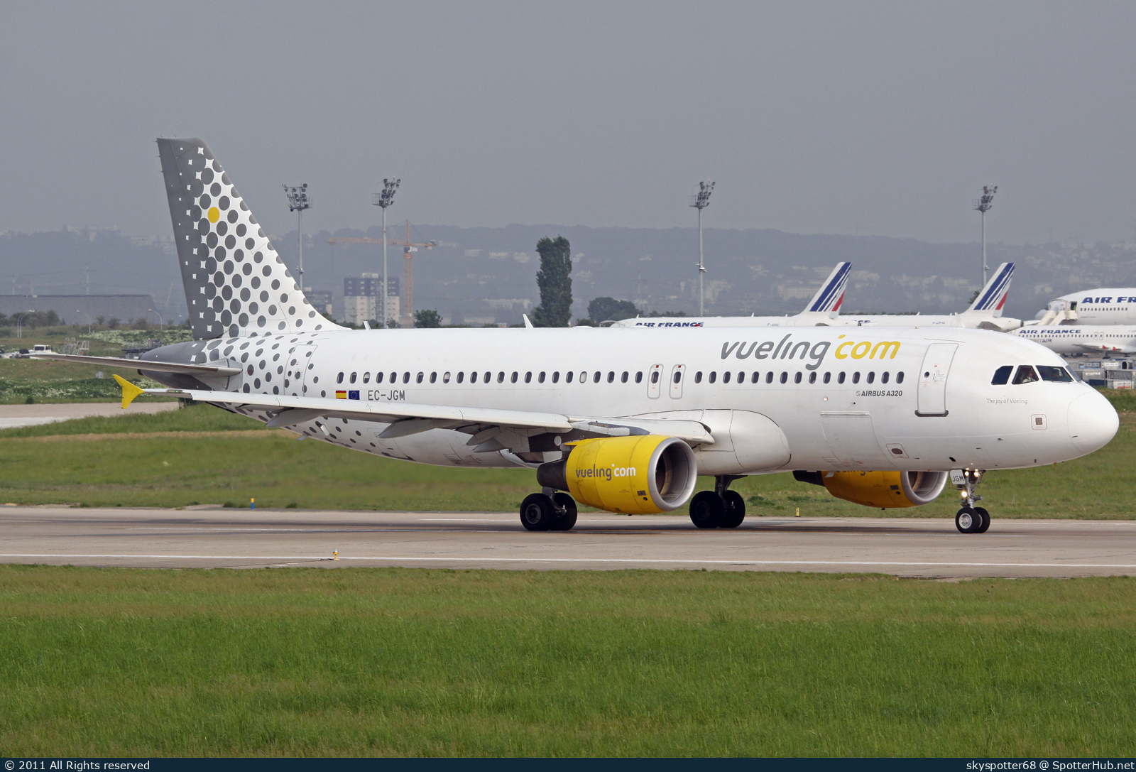 Photo of EC-JGM - Airbus A320-214 operated by Vueling