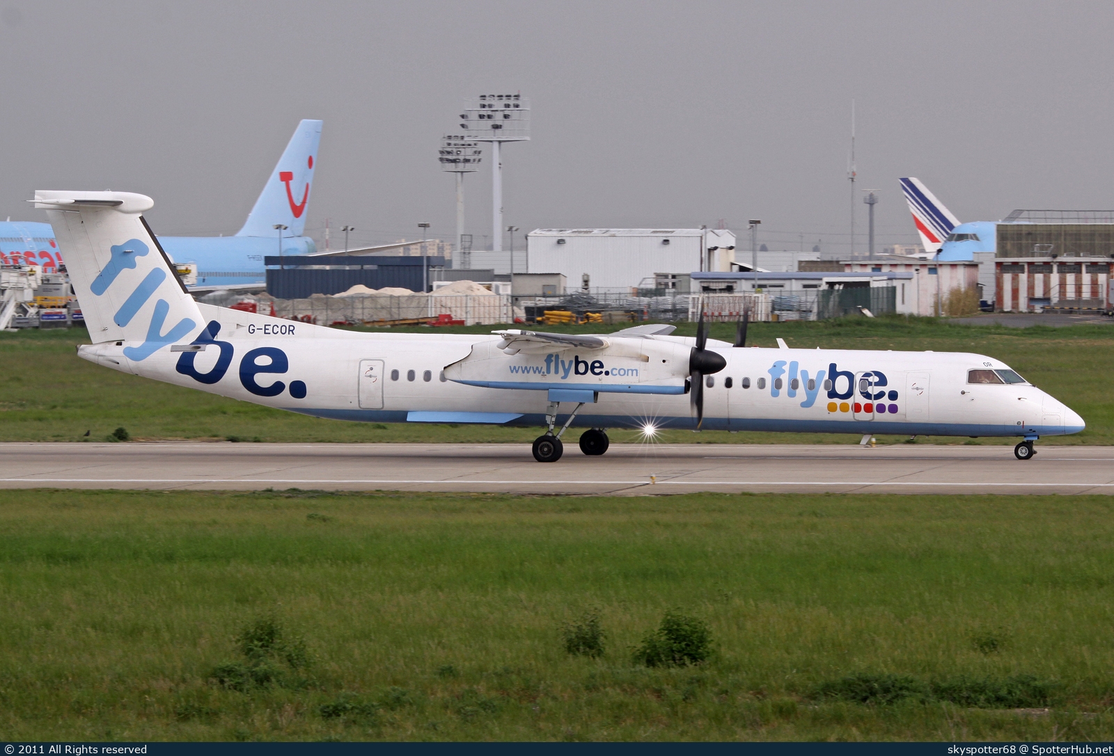 Photo of G-ECOR - Bombardier DHC-8-402 Dash 8 Q400 operated by flybe