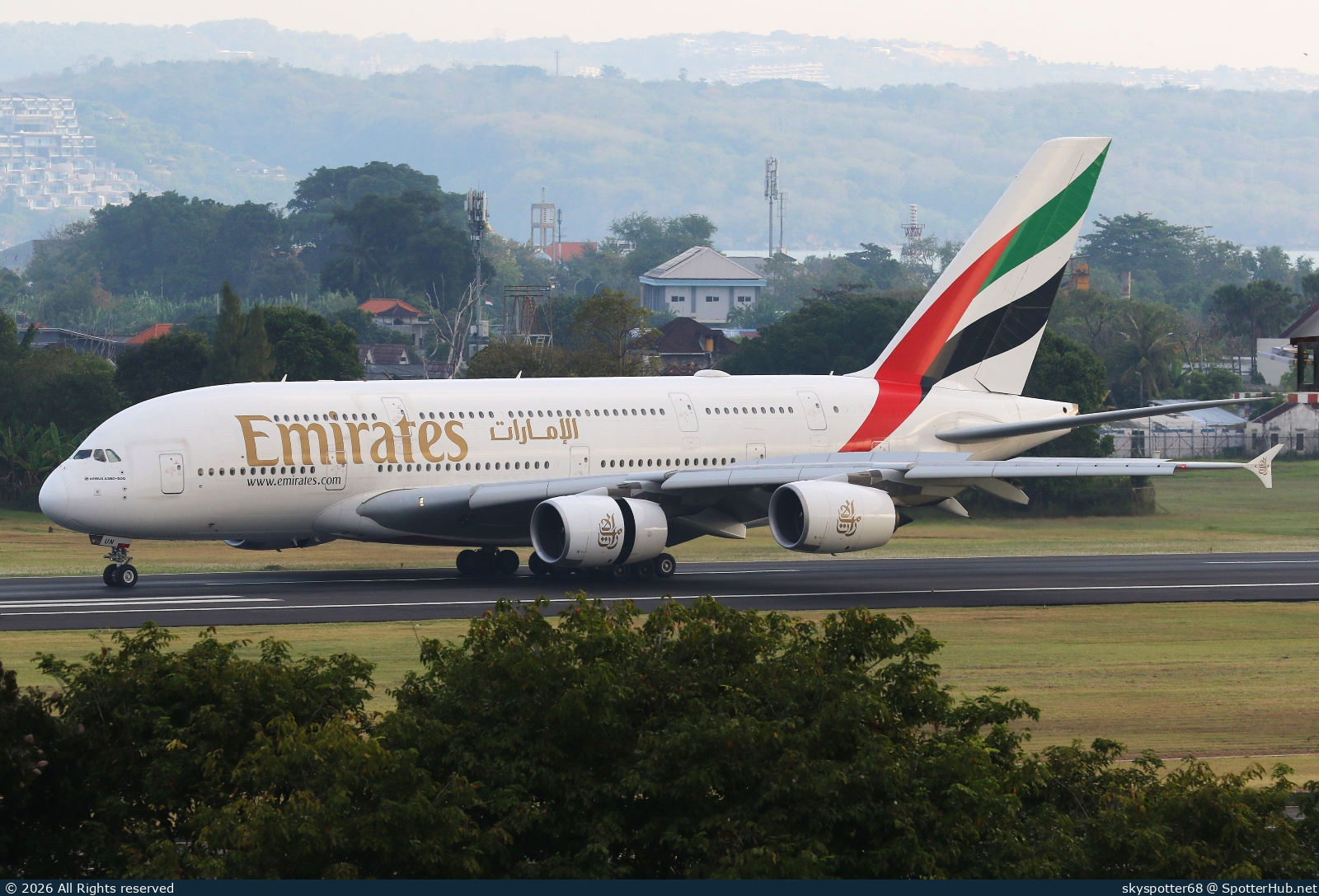 Photo of A6-EUN - Airbus A380-842 operated by Emirates