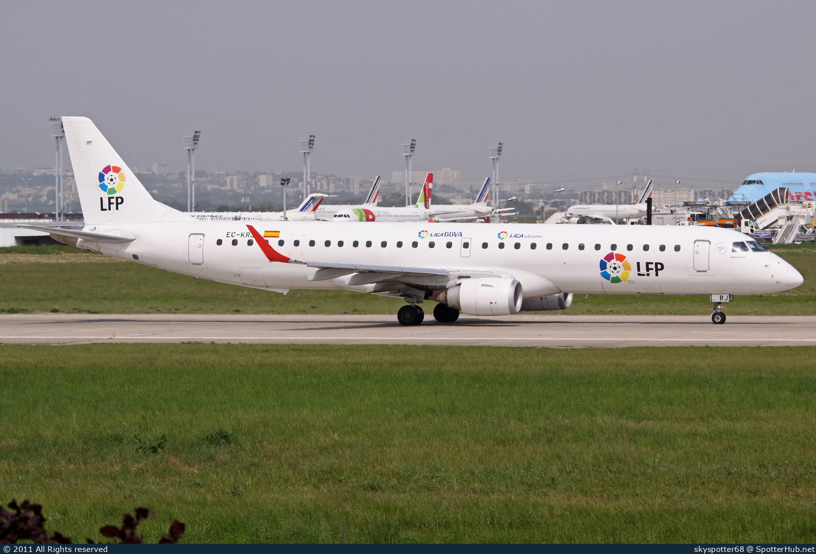 Photo of EC-KRJ - Embraer ERJ-195LR operated by Air Europa