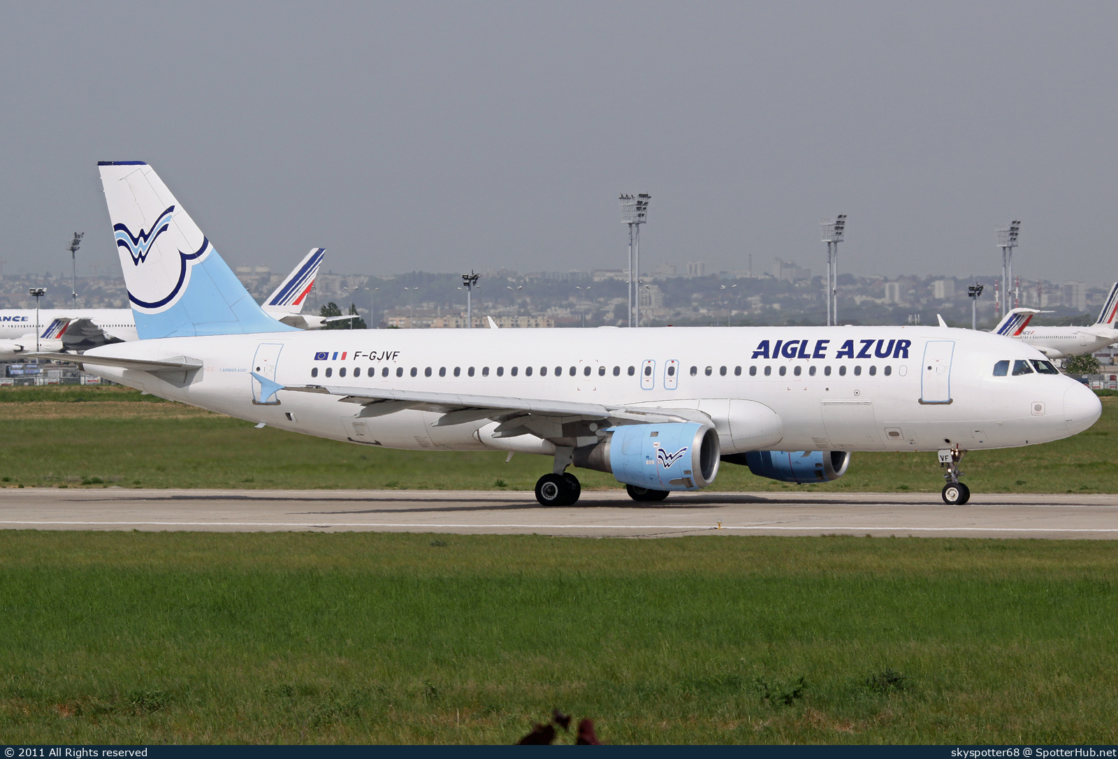 Photo of F-GJVF - Airbus A320-211 operated by Aigle Azur