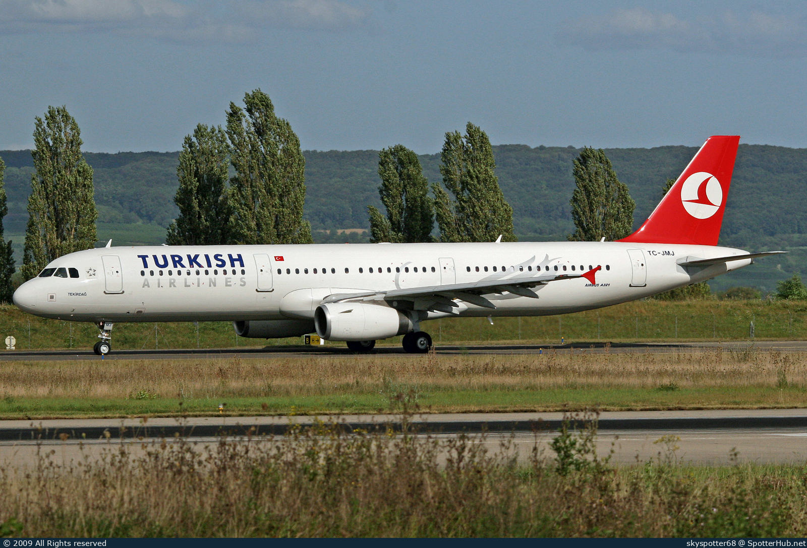 Photo of TC-JMJ - Airbus A321-231 operated by Turkish Airlines
