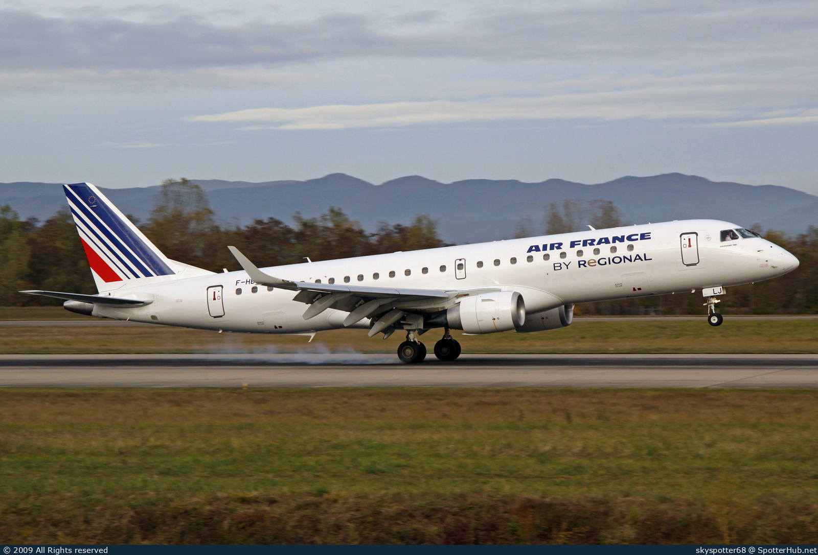 Photo of F-HBLJ - Embraer ERJ-190STD operated by Air France (opb Régional)
