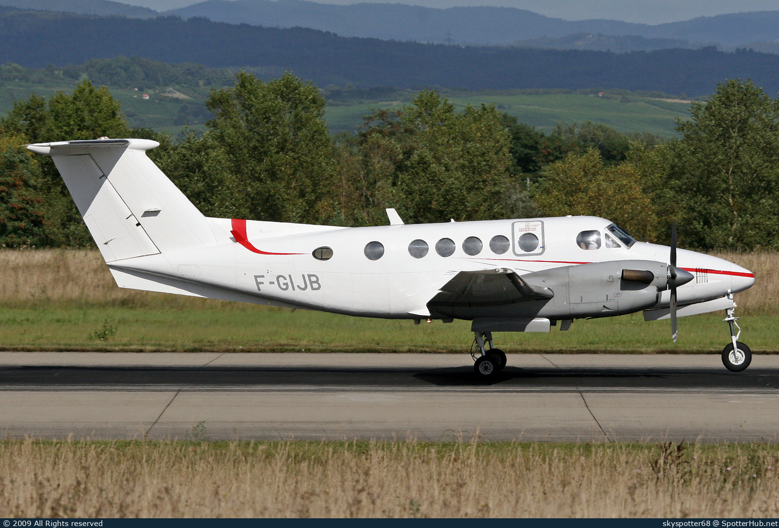Photo of F-GIJB - Beechcraft 200 Super King Air operated by Chalair Aviation
