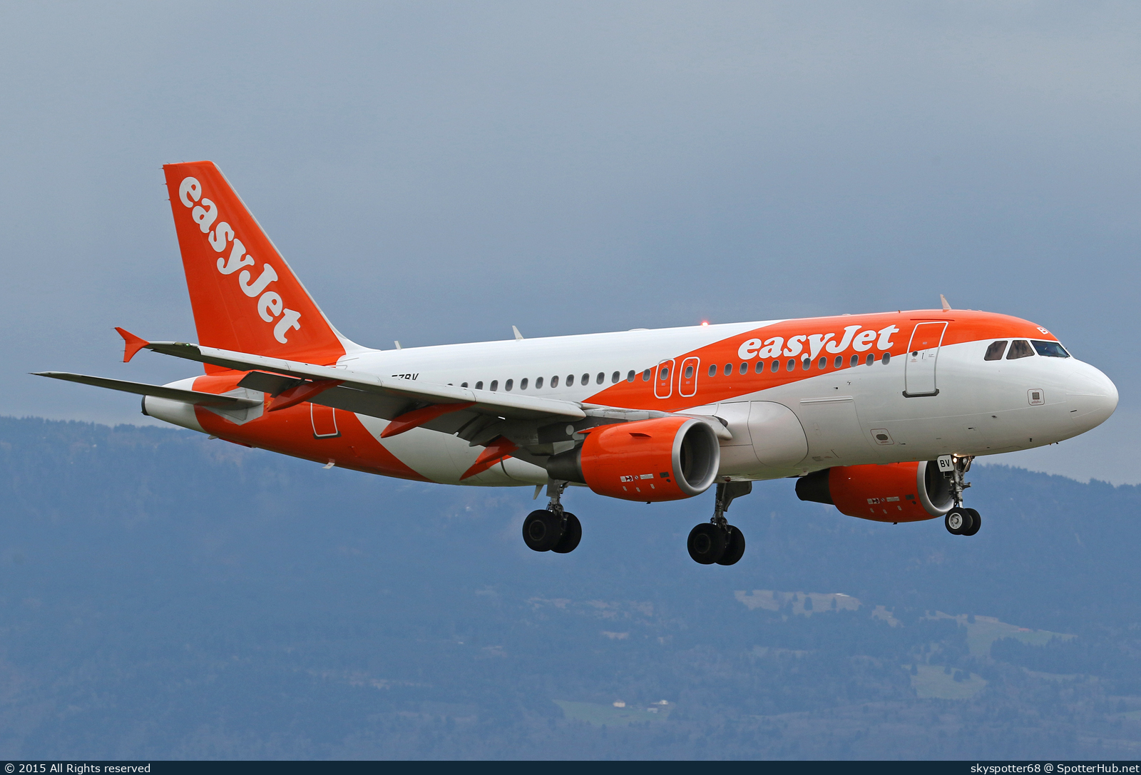 Photo of G-EZBV - Airbus A319-111 operated by easyJet
