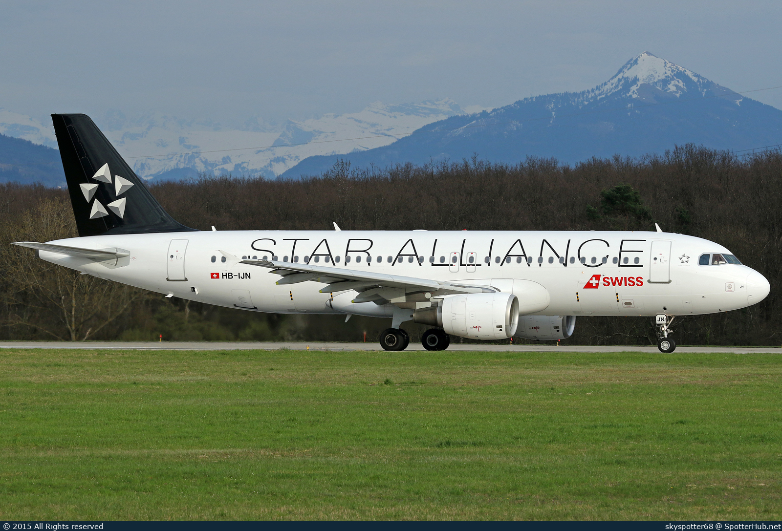 Photo of HB-IJN - Airbus A320-214 operated by Swiss International Air Lines