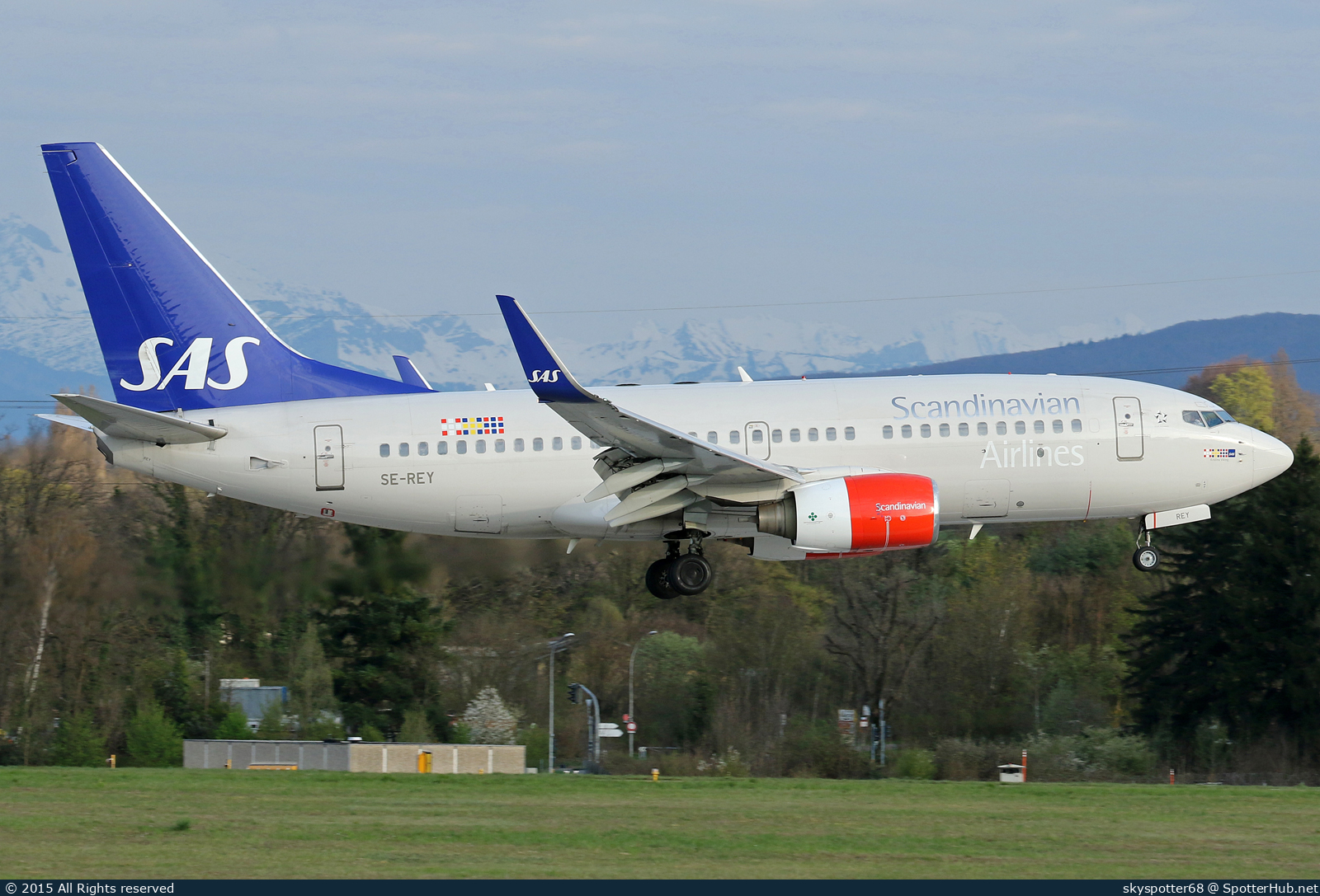 Photo of SE-REY - Boeing 737-76N operated by SAS Scandinavian Airlines