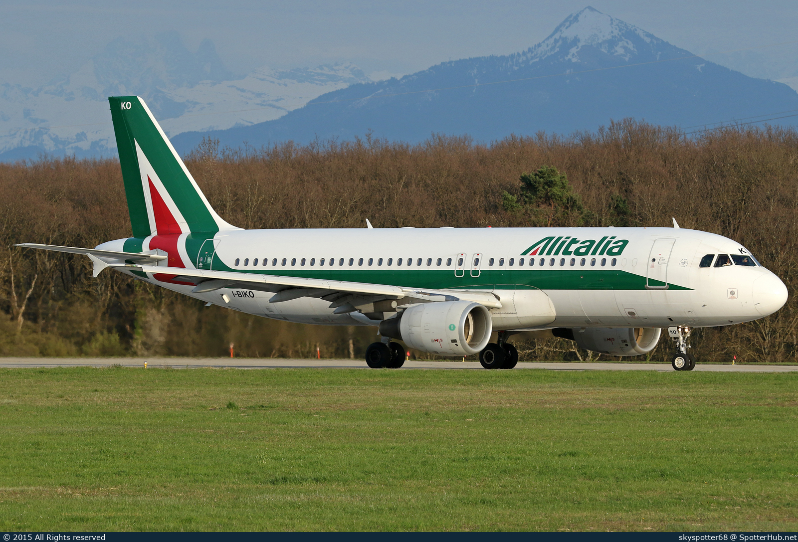 Photo of I-BIKO - Airbus A320-214 operated by Alitalia