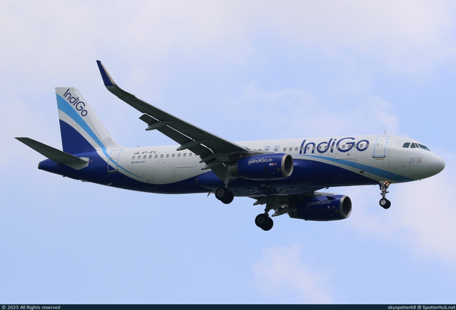 Photo of VT-IFS - Airbus A320-232 operated by IndiGo