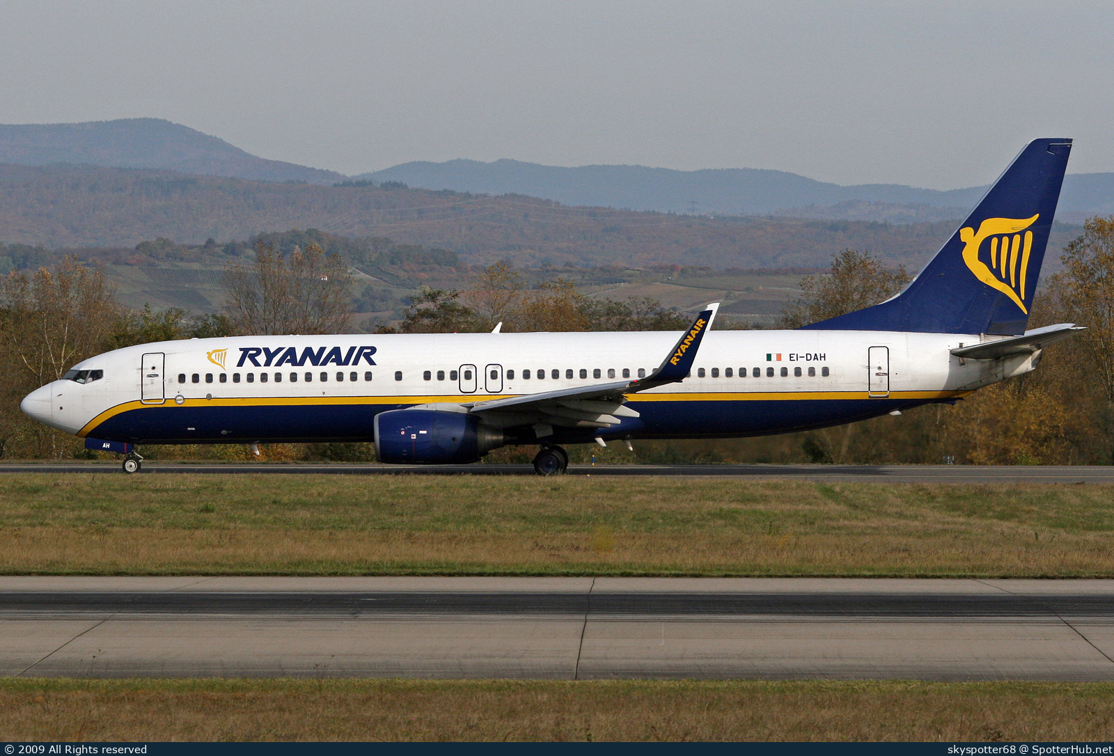 Photo of EI-DAH - Boeing 737-8AS operated by Ryanair