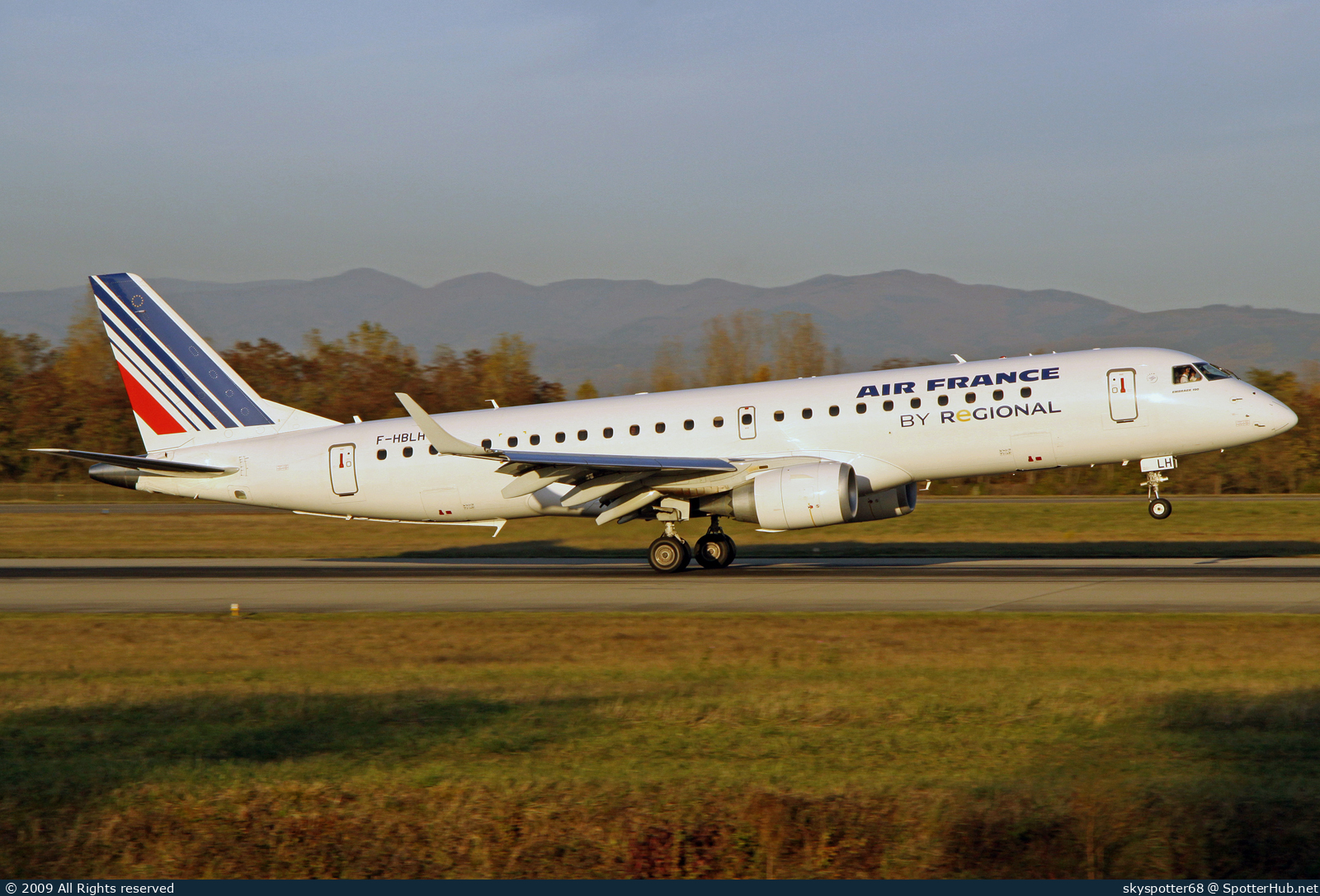 Photo of F-HBLH - Embraer ERJ-190STD operated by Air France (opb Régional)