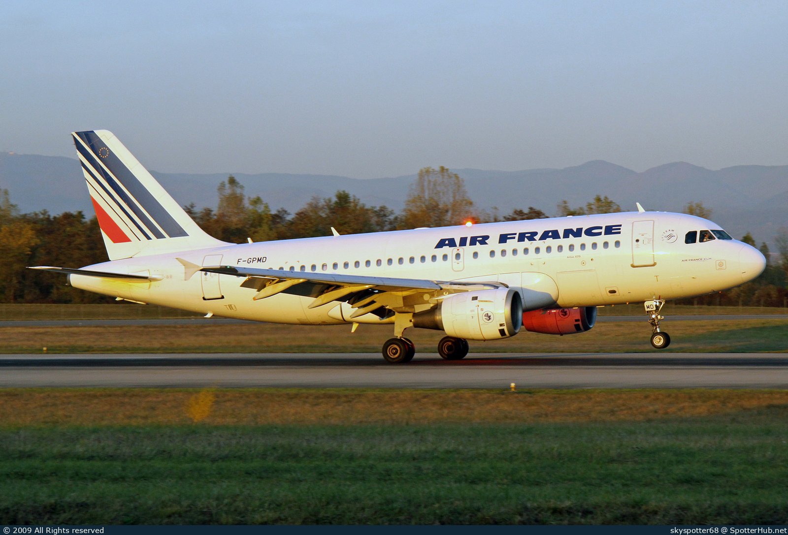 Photo of F-GPMD - Airbus A319-113 operated by Air France