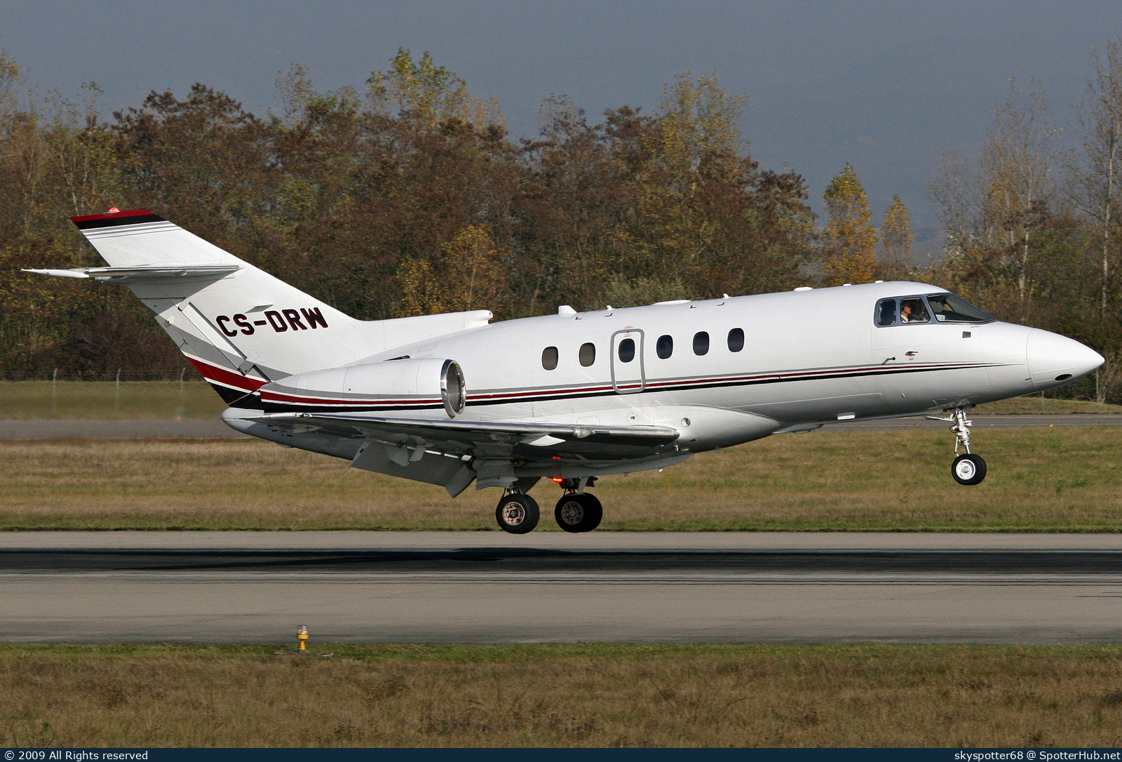 Photo of CS-DRW - Hawker Beechcraft 800XP operated by NetJets Europe