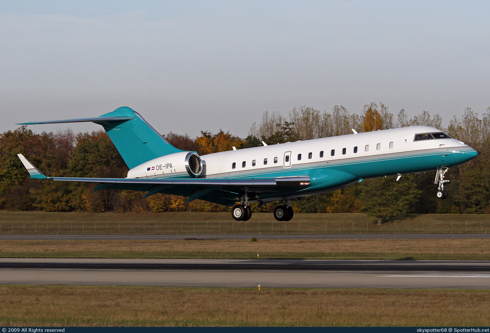 Photo of OE-IPA - Bombardier Global Express XRS operated by Jet Alliance