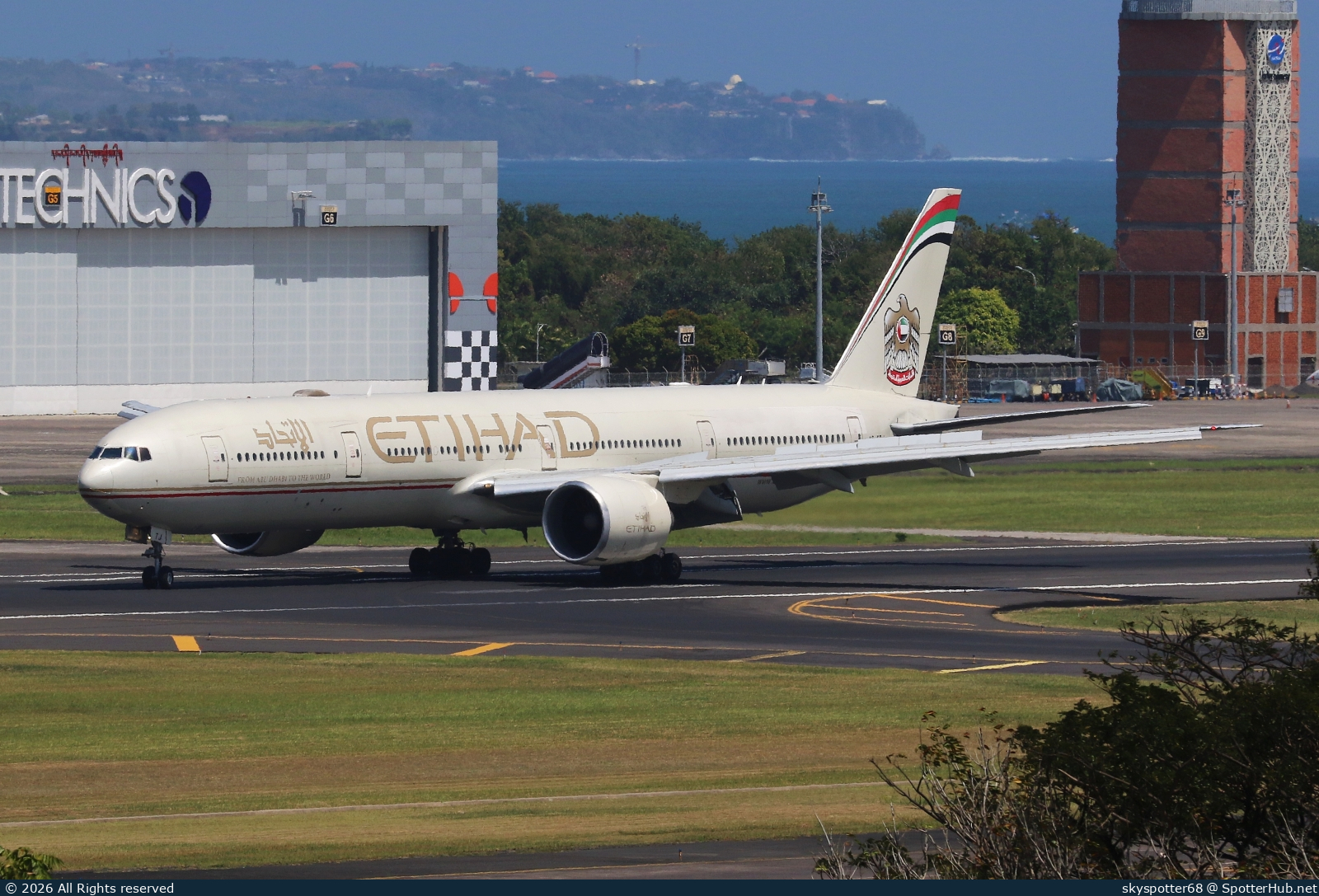 Photo of A6-ETJ - Boeing 777-3FX(ER) operated by Etihad Airways