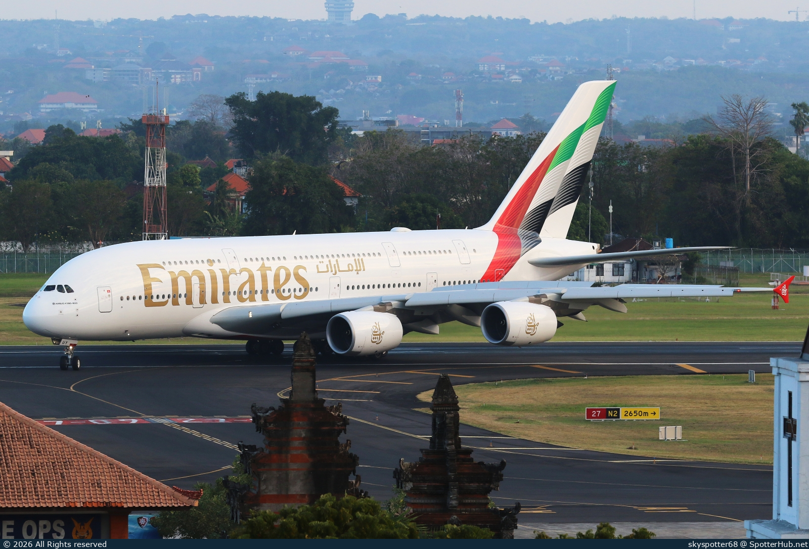 Photo of A6-EUY - Airbus A380-842 operated by Emirates