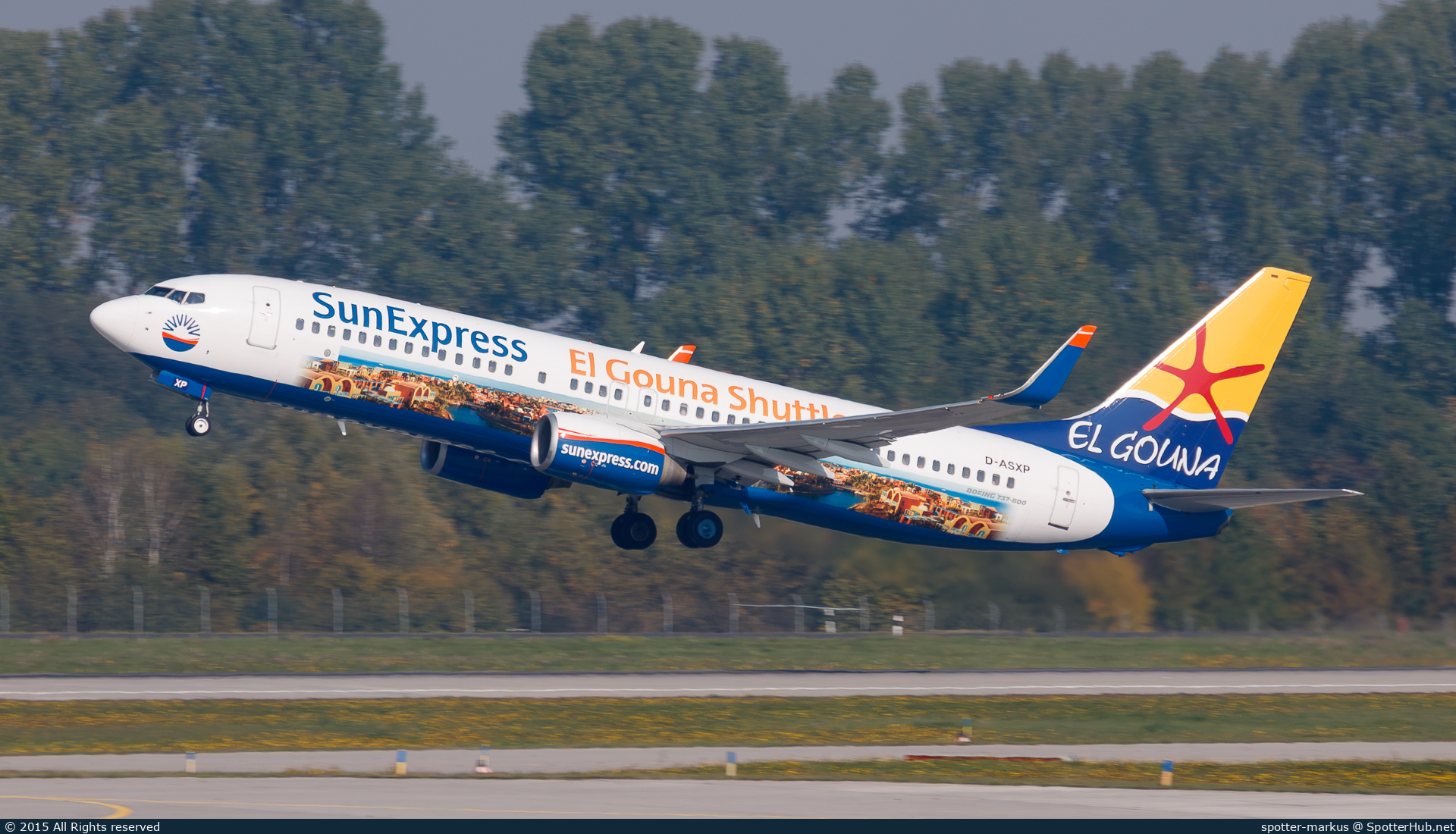 Photo of D-ASXP - Boeing 737-8HX operated by SunExpress Germany