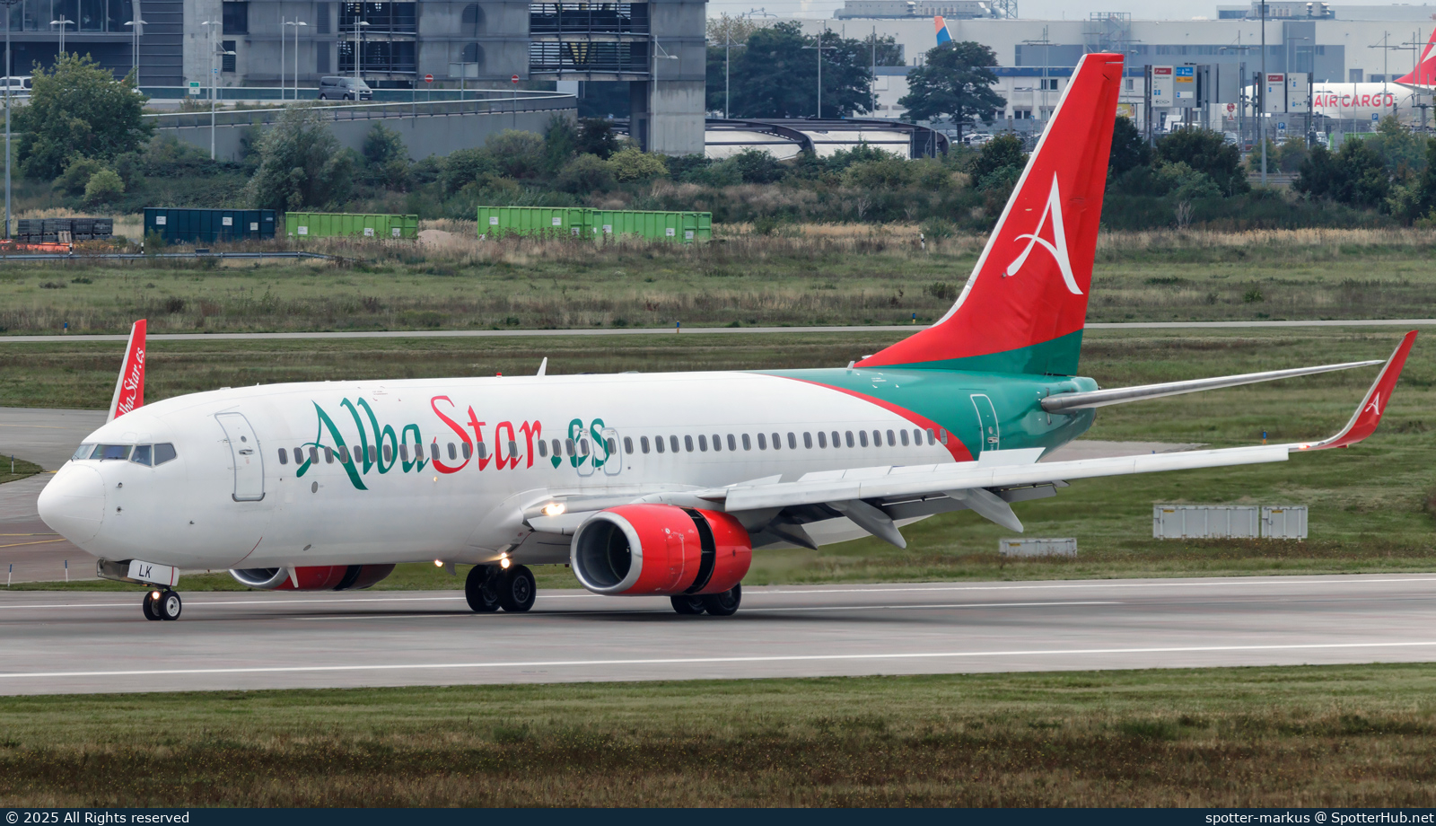 Photo of EC-NLK - Boeing 737-81M operated by AlbaStar