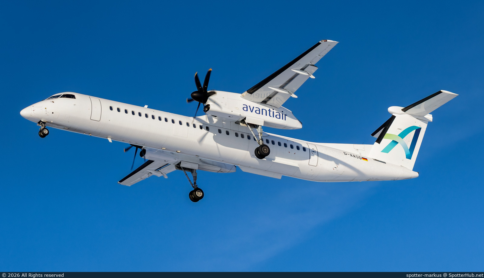 Photo of D-AASG - Bombardier DHC-8-402 Dash 8 Q400 operated by Avanti Air