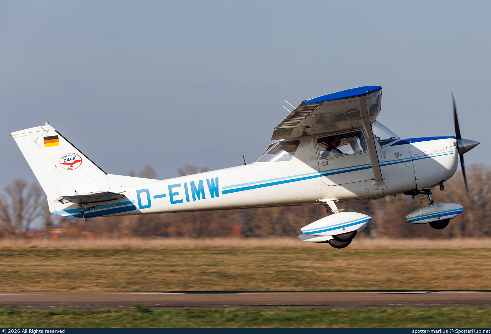 Photo of D-EIMW - Reims-Cessna F150K operated by Flug-Center MILAN