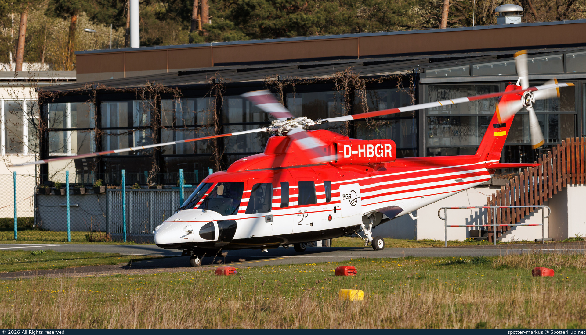 Photo of D-HBGR - Sikorsky S-76B operated by Bundesanstalt für Geowissenschaften und Rohstoffe