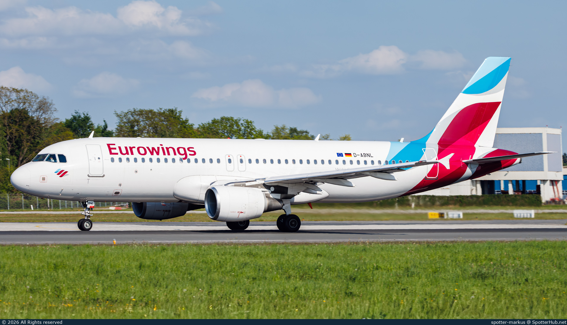 Photo of D-ABNL - Airbus A320-214 operated by Eurowings