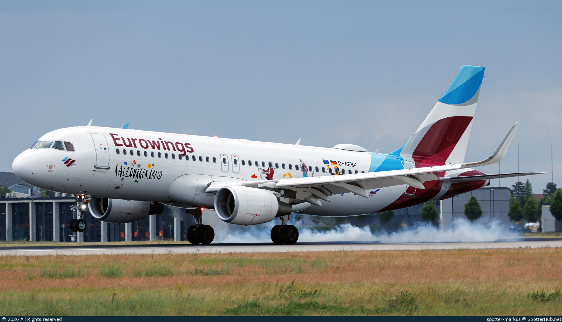 Photo of D-AEWP - Airbus A320-214 operated by Eurowings