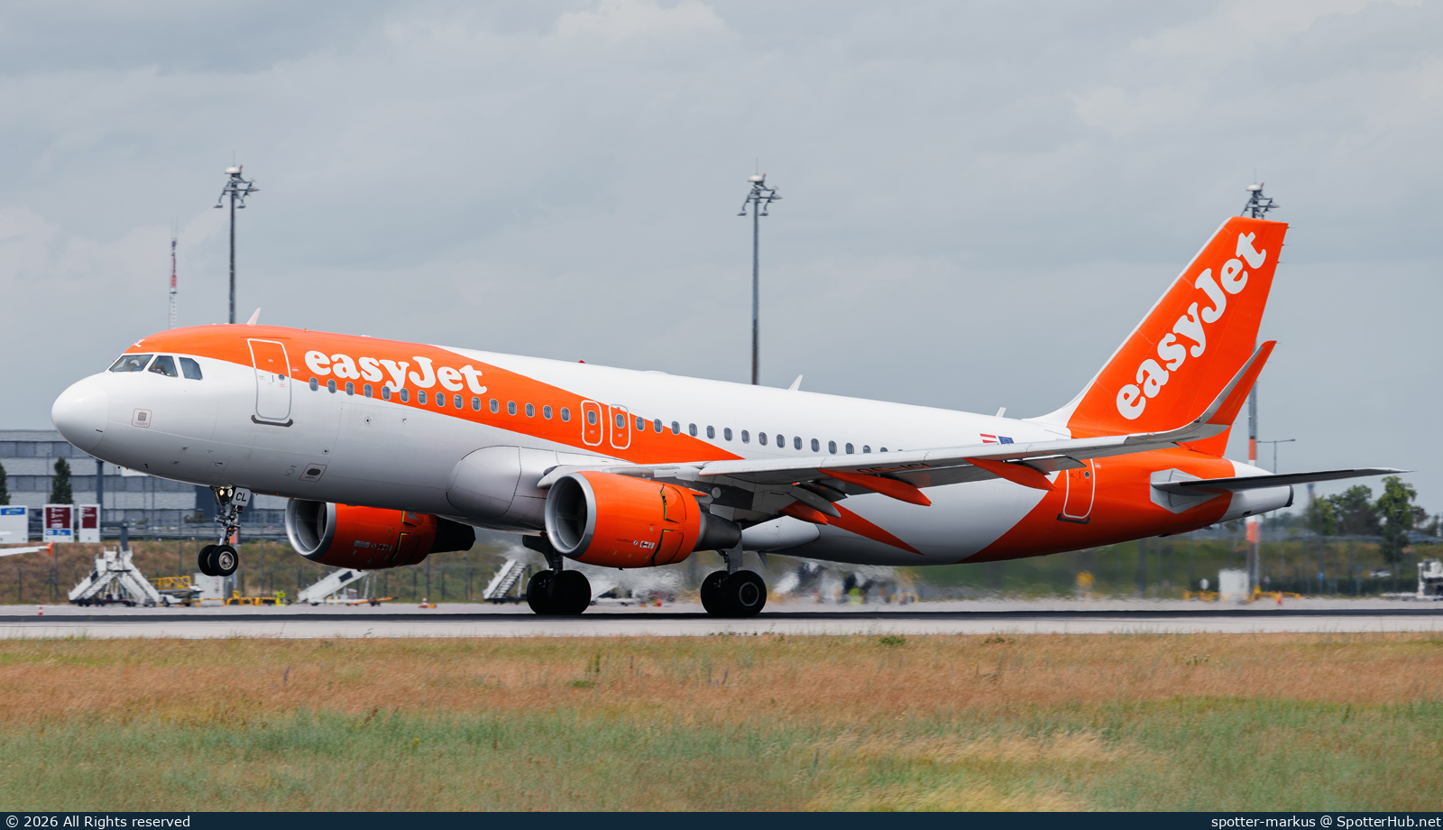 Photo of OE-ICL - Airbus A320-214 operated by easyJet Europe