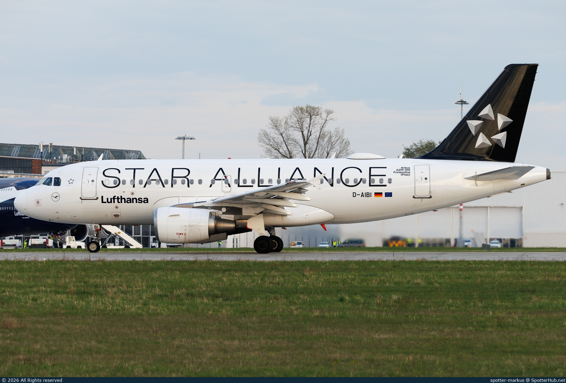Photo of D-AIBI - Airbus A319-112 operated by Lufthansa