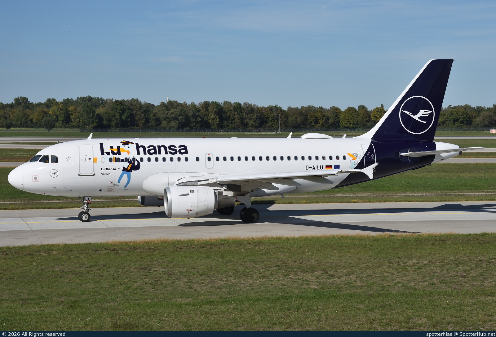 Photo of D-AILU - Airbus A319-114 operated by Lufthansa
