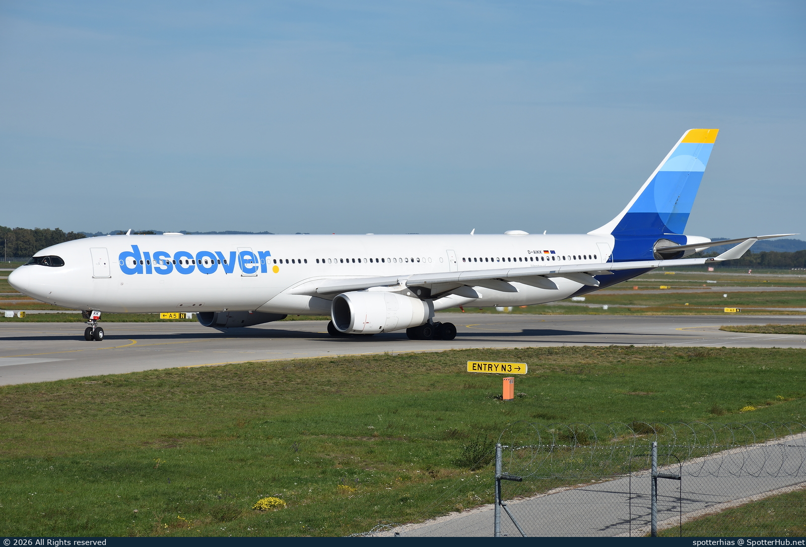 Photo of D-AIKK - Airbus A330-343 operated by Discover Airlines