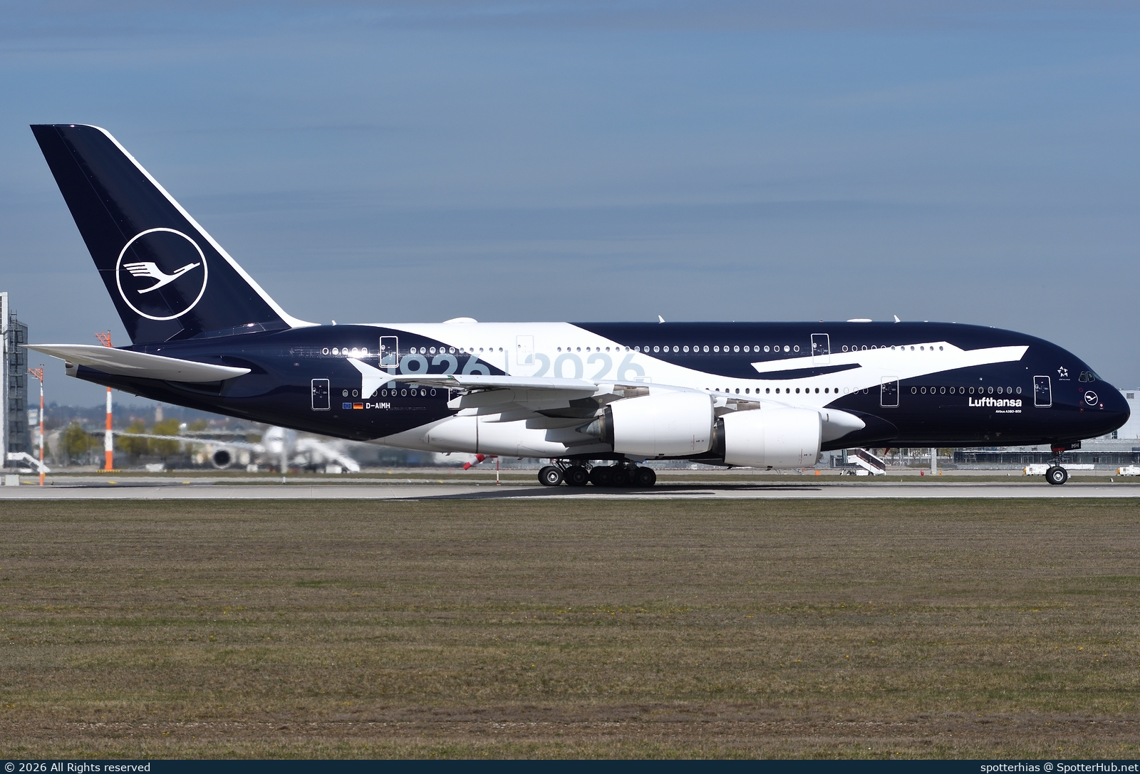 Photo of D-AIMH - Airbus A380-841 operated by Lufthansa