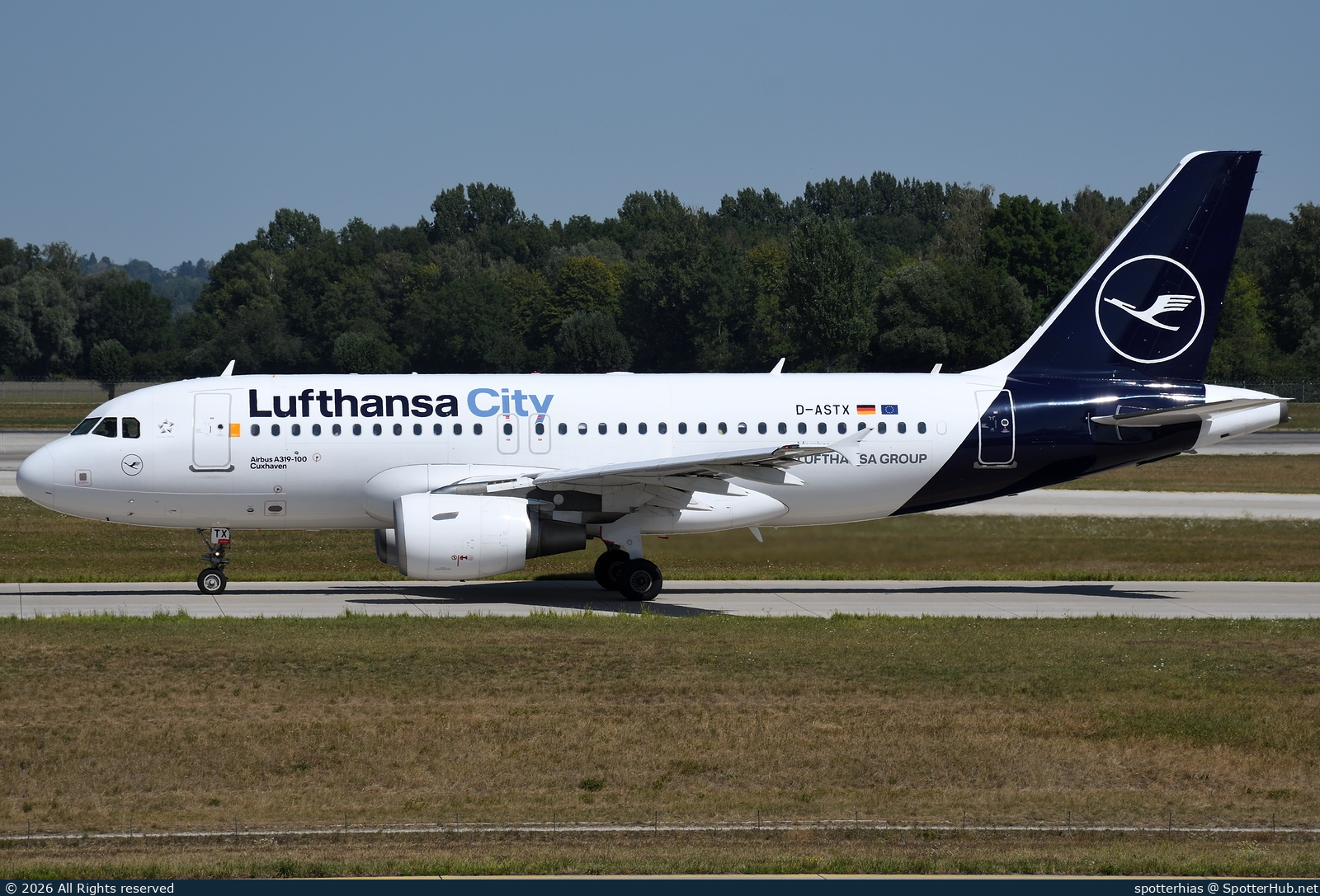 Photo of D-ASTX - Airbus A319-112 operated by Lufthansa City Airlines