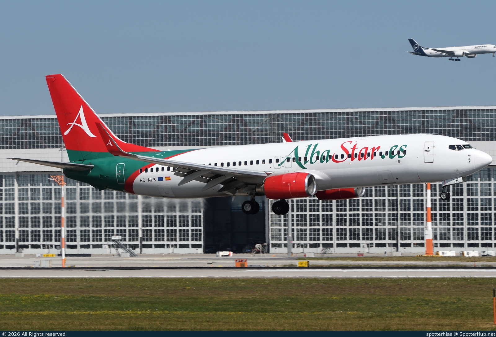 Photo of EC-NLK - Boeing 737-81M operated by AlbaStar
