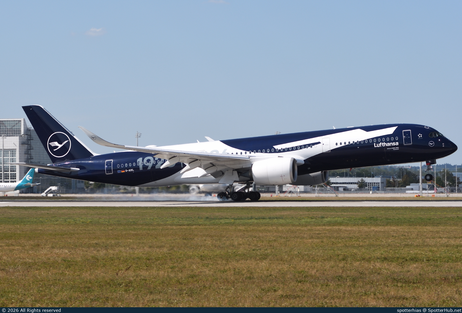 Photo of D-AIXL - Airbus A350-941 operated by Lufthansa