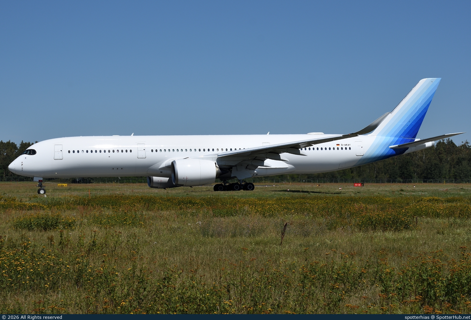 Photo of D-AKAY - Airbus A350-941(CJ) operated by K5 Aviation