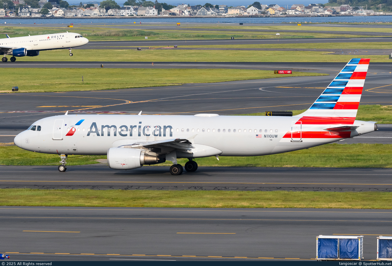 Photo of N110UW - Airbus A320-214 operated by American Airlines