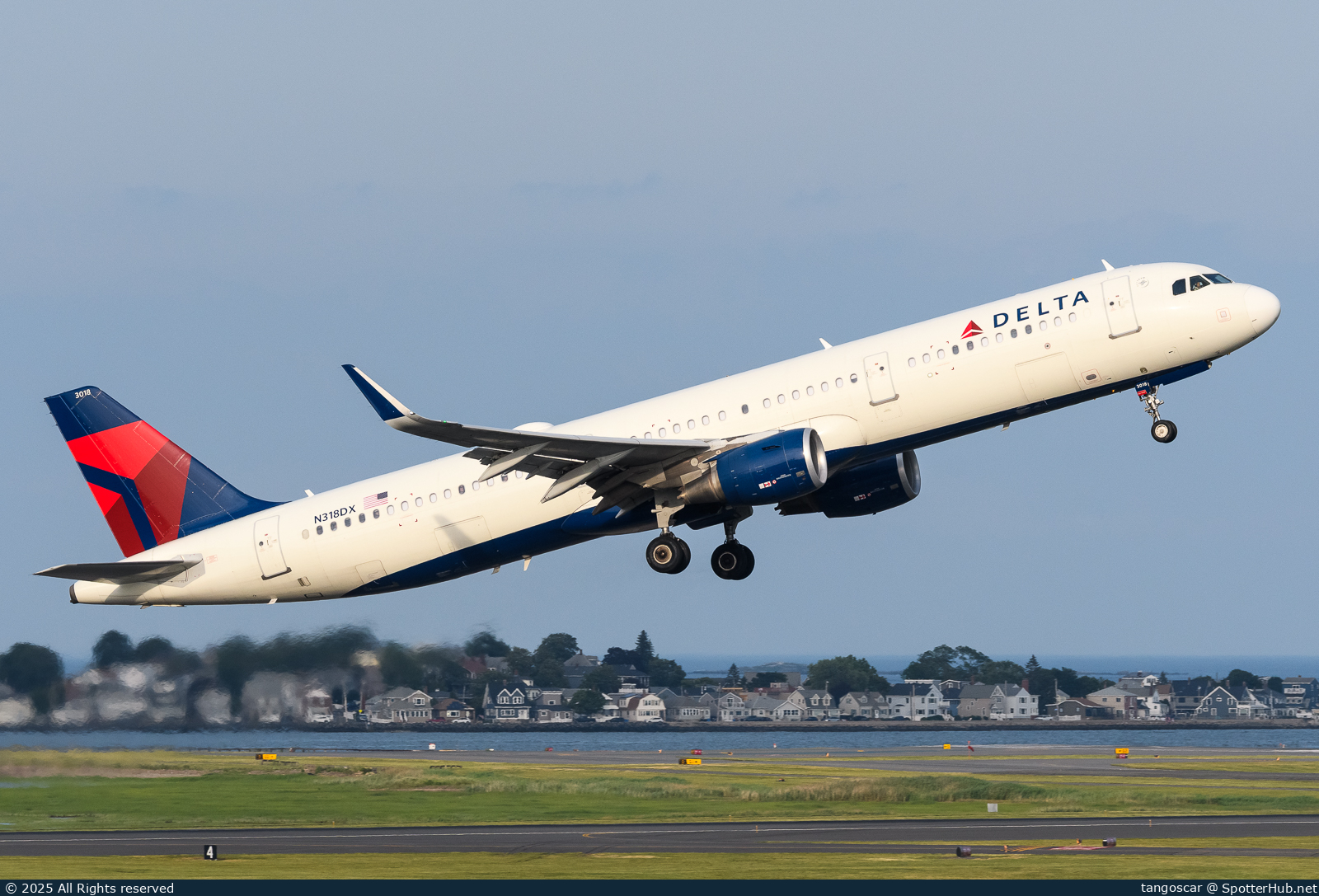 Photo of N318DX - Airbus A321-211 operated by Delta Air Lines